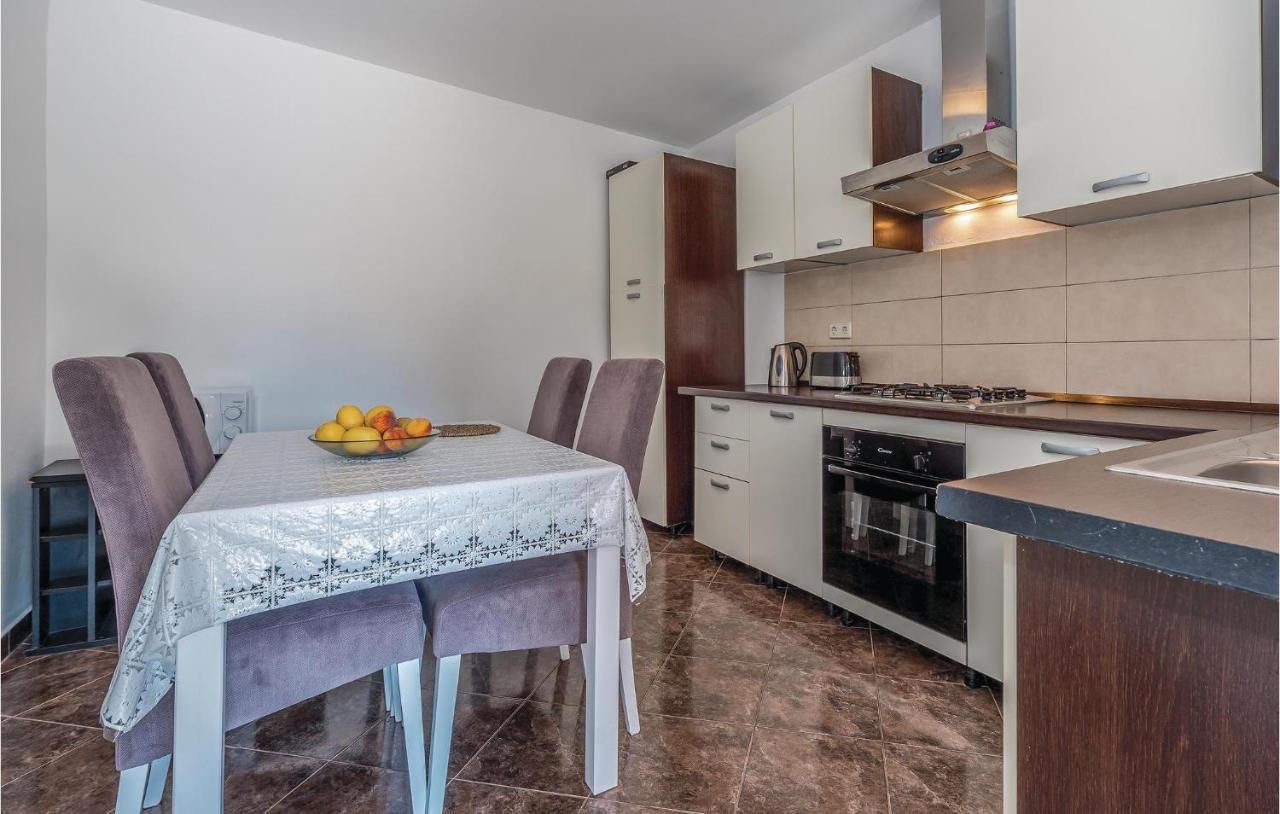 Lovely Home In Sibenik-Brodarica With Kitchen Donje Polje Екстер'єр фото