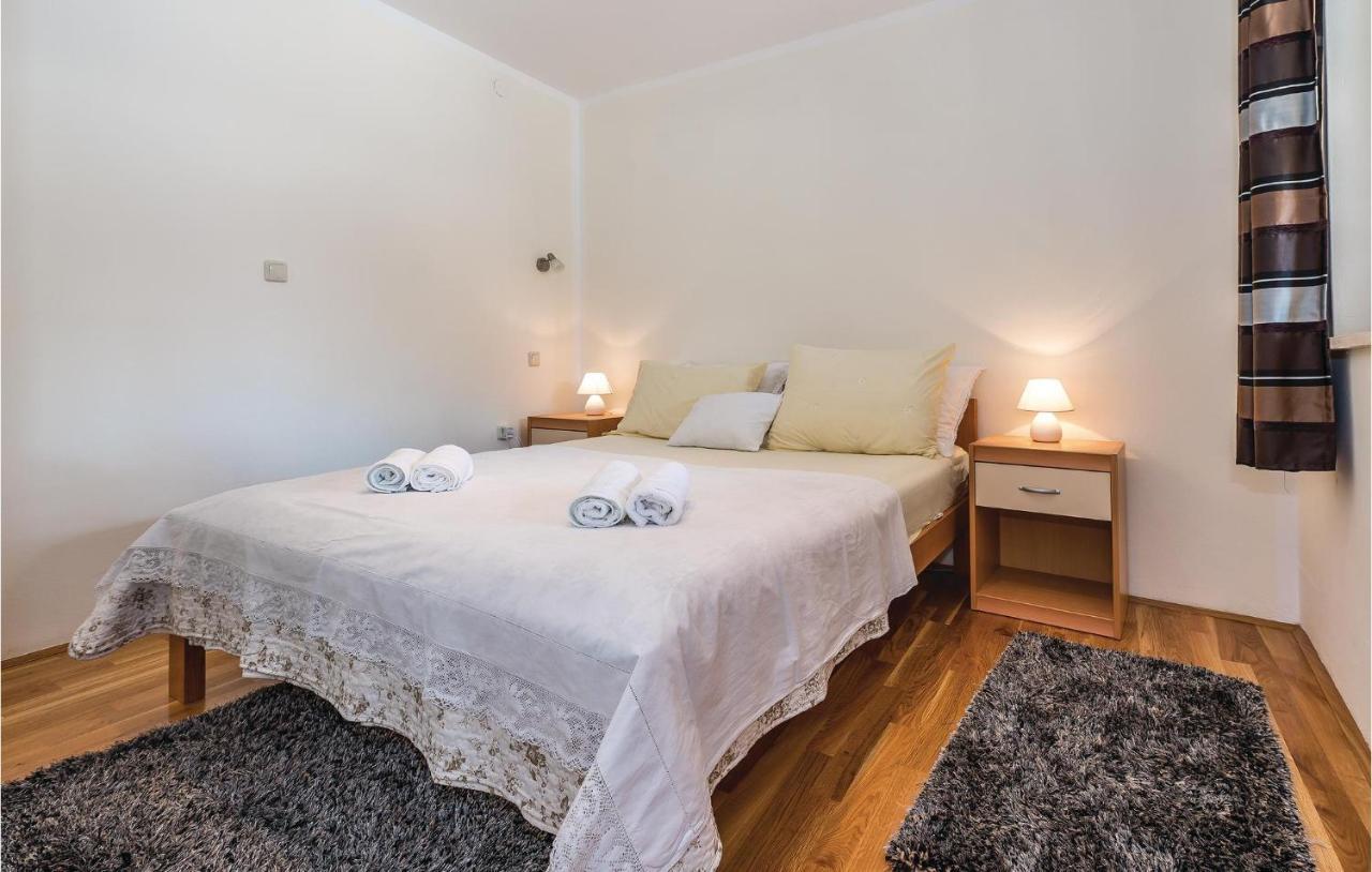 Lovely Home In Sibenik-Brodarica With Kitchen Donje Polje Екстер'єр фото